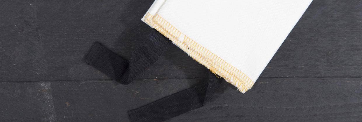 Så släcker du en brinnande person med brandfilt