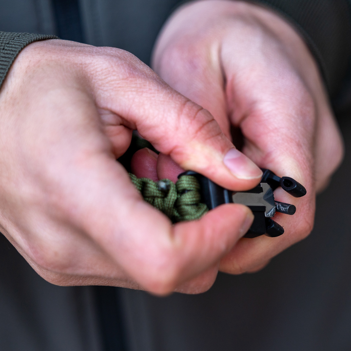 Survivalbracelet Bodyguard - Green -Ignition Steel