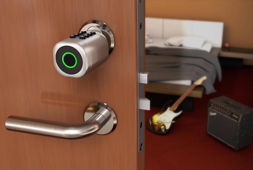 Digital låscylinder BG 1000 Silver monterad på dörr