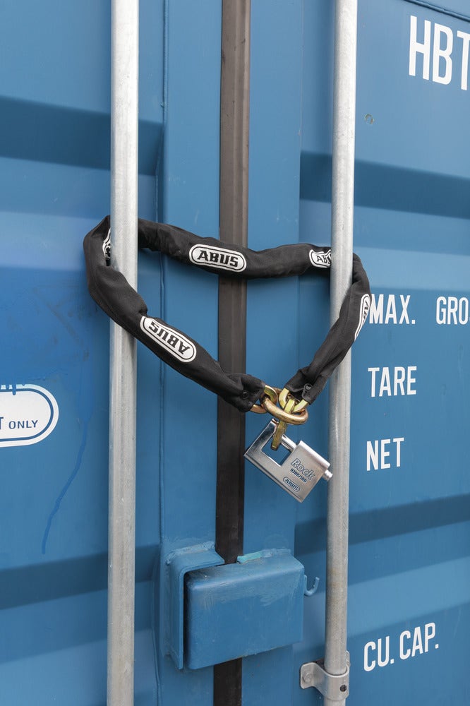 Hänglås ABUS Rock Monoblock 93RK/110 Klass 5 för oval låscylinder monterat på container