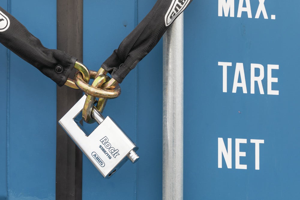 Hänglås ABUS Rock Monoblock 93RK/110 Klass 5 för oval låscylinder monterat