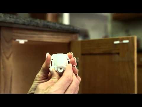 Magnetlås till lådor och skåp Dreambaby självhäftande 2-pack