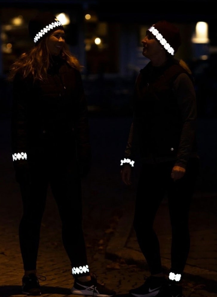 Rynkat reflexarmband Smart in the dark till jackan