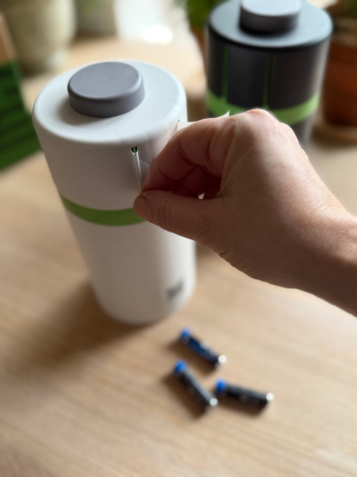 Batteribox WHTiF Vit/Grön, inkl stickers