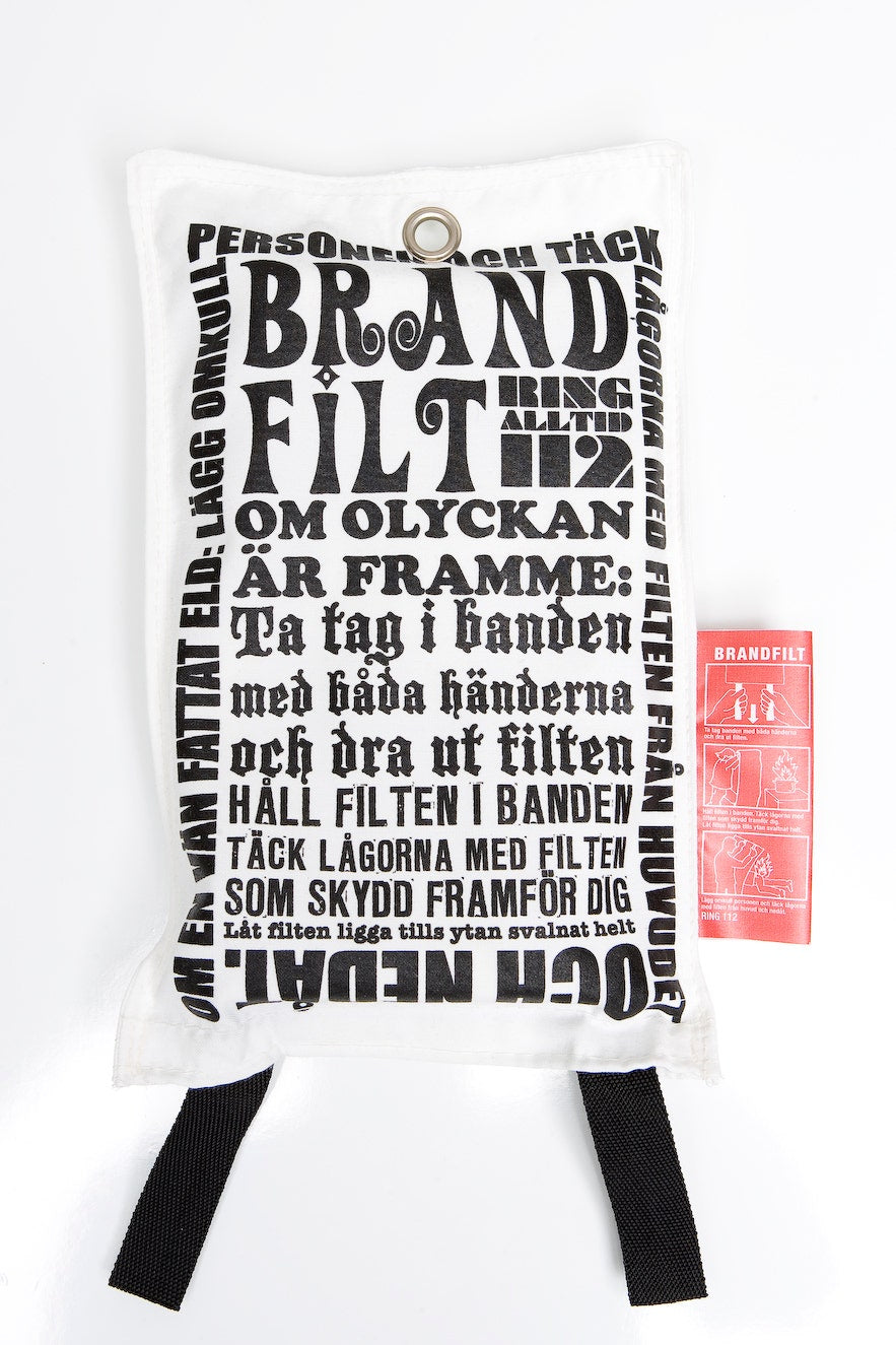 Brandfilt 120x180 cm Lotta Friberg Design White & Black – St George