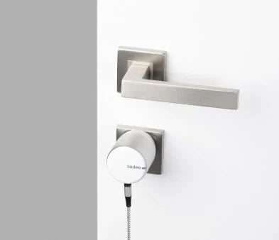 Smart digitalt dörrlås tedee Pro Silver – bild 2 – St George